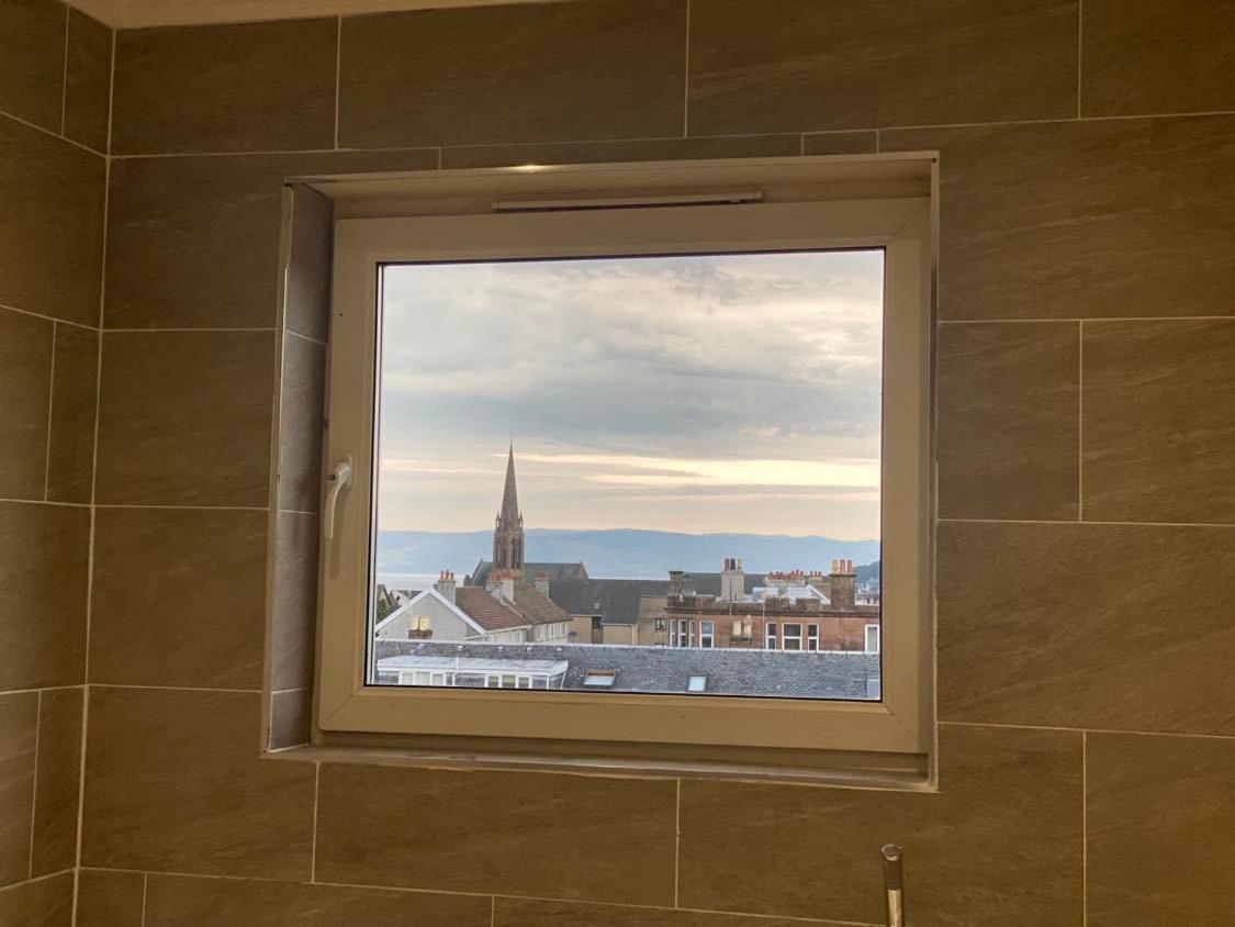Beachfront Penthouse, Largs Apartment Exterior foto
